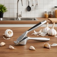 1PC Garlic Press Zinc Alloy Garlic Mincer Crusher with Ergonomic Soft Grip Handle Easy to Squeeze and Clean Kitchen Gadget Tool