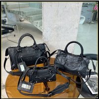 Rivet locomotive bag ins Spice girl bag premium feeling willow nail retro trendy portable pillow bag single shoulder messenger