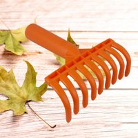 Small Yard Leaf Rake Lightweight 9 Tines Garden Rake Ergonomic Rake Camping Rake Garden Tool for Lawn Ergonomic