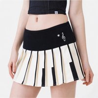 2026 American retro black and white piano pleated skirt for women's summer new design, slim and fashionable INS half skirt Y2K