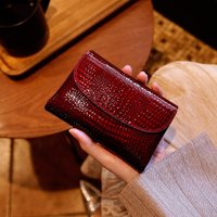 Magnetic Clasp Short Ladies Genuine Leather Wallet 2026 New Alligator Cow Leather Purse Woman RFID Card Holder Mini Clutch