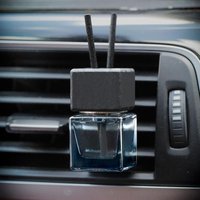 NEW SALE 1PC Car Decoration Square Car Hanging Glass Bottle Air Freshener Empty Bottle Aromatherapy Ornament Pendant Diffuser
