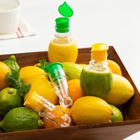 1-4Pcs Manual Lemon Squeezer Portable Handheld Lime Juicer with Lid Screw-Top Lemon Squeezer Manual Juicer with Built-In Filter