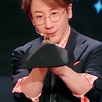EMC The Egg Bag Magic Trick - Classic Egg Vanish Appear Penetration Stage Close Up Illusion Gimmick Props Professional Magician
