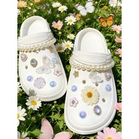 20pcs Fashionable & Versatile Multi-color Butterfly & Pearl Chain ABS Shoe Charms. DIY Detachable Garden Clog & Sandal Clips for