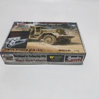 TM35014B Thunder 1/35 US Heavy Wrecker (Ward LaFrance M1-Series 5) w/3 Soldiers