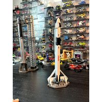 Recyclable Alloy Model SpaceX Falcon 9 Rocket Pad Set :200 Scale Finished Product Suitable for Ages 14 And above