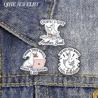 I Do Not Feel Bonita I Feel Stressita Goose Enamel Pin Spanish Pun Text & Cute Goose Reading Brooch Bag Lapel Badge Jewelry Gift