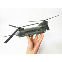 1:72 Scale USA MH-47G Chinook Twinrotor Heavy Helicopter MH47 Aged Diecast Static Aircraft Model Military Collection Gif