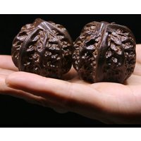 Natural wood solid walnut agave wood fitness handball massage health care ball player turn ball middle-aged and old people hold