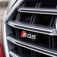 1PCS SQ3 SQ4 SQ5 SQ6 SQ7 SQ8 Emblem Car Front Grille Badge Tuning for Audi A1 A3 8P A4 B5 B6 B7 B8 A5 A6 C5 C6 C7 S Center Cover