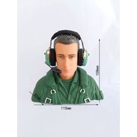 Model plane pilot 1/5-1/4 pilot with movable head and movable headset Pilot figure