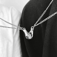 2Pcs/Set Couple Matching Necklace Silvery Magnetic Hold Hands Pendant Chain Necklace Unisex Friendship Jewelry Lover Gift