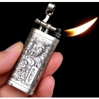 JIFENG - Metalowa zapalniczka gazowa w stylu vintage do tytoniu z prętem, wykonana ze stopu cynku, Isqueiro Gadżety Prezent