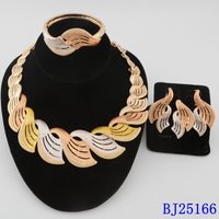 18K Gold Plated Dubai Style Women's African Fashion Jewelry Set - Stylish Accessory Collection for Ladies