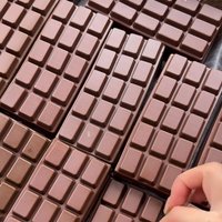 Soft and moist hand-feel simulation PU chocolate block, slowly rebound, stress-relief, student gift
