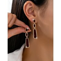 A Pair of Light Luxury, Fashionable, Casual, Sexy, and Versatile Women's Earrings