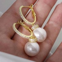 Huitan Luxury Women Drop Earrings Gold Color Fashion Accessories Imitation Pearl Elegant Wedding Jewelry Inlaid Shiny CZ Gift