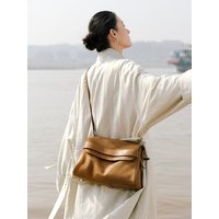 2026 New Tanned Leather Women's Handbag Simple Fashion Commuter Shoulder Bag Large Capacity Casual Lambskin Crossbody Bag