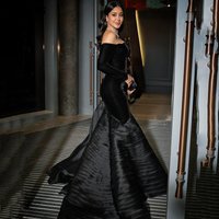 Sumnus Elegant Mermaid Prom Dresses Black Off Shoulder Tiered Floor Length Evening Dress فساتين سهرة Customized
