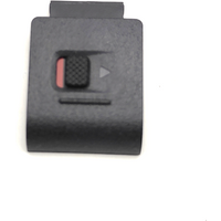 DJI Osmo Action 6 USB-C-Abdeckung, Originalzubehör, schützt die USB-C-Anschluss und den MicroSD-Kartensteckplatz, die Wasser und Staub abwehr.