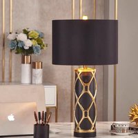 Light Luxury Nordic Postmodern Ceramic Desk Lamp Bedroom Bedside Lamp American Living Room Home Use Wedding Room Decoration Lamp