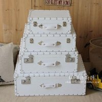 Crocodile Leather Pattern Travel Case, Antique Storage Trunk Suitcase withLock, Retro Home Decor Luggage Box for Luxury Gift