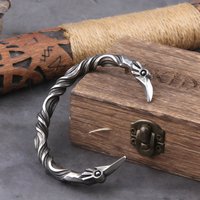 Bracelet tête de corbeau de Viking Odin en acier inoxydable torsadé, manchette ouverte, amulette de mythologie nordique pour hommes avec boîte en bois