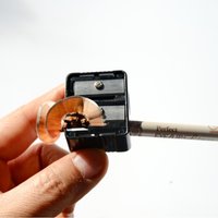 Ventilated double-hole cosmetic pencil sharpener. Manual operation is perfect for pencils and eyebrow pencils