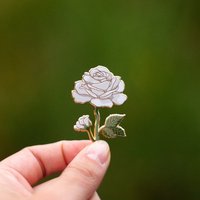 White Rose Floral Hard Enamel Pin, June Birth Month Flower Nature Jewelry, Botanical Lapel Brooch,Remembrance Gift, Mother's Day