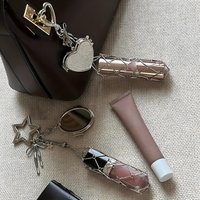 Stainless Steel Lipstick Holder Keychain Star-Shaped Mirror Compact Case with Lipstick Slot For Travel-Friendly Makeup Organizer