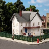 Evemodel JZN5888PW N Scale Painted Pre-built Model White Two-story Dwelling House Building with Porch