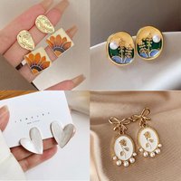 Retro Sunflower Ear Clips Earrings Without Ears Hole Temperament Fashion Luxury Square Enamel Clip on Earrings for Women Party