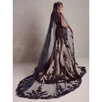Sequined Sparkly Lace Appliques Wedding Veils Black Hair Accessories Cathedral Bride Veil for Special Occasions Bridal Veil