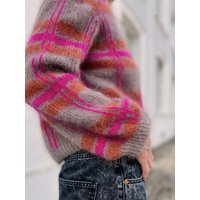 New Autumn and Winter Niche Knit Cardigan for Women, Designed in a Lazy Style, Purple Striped Pattern, Straight Round Neck Design, Pullover Top, Casual and Elegant Autumn/Winter Top, Basic Versatile