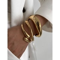 Vintage Exaggerated Metal Twisted Cuff Bangles for Women Trendy Gold Color Smooth Geometric Spring Bangles Hip Hop Jewelry Gifts
