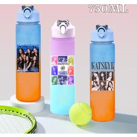 750ML Fashion K POP K-KATSEYE Water Cups Girl Cute Gradient Large Capacity Water Bottle Outdoor Hydration Portable Sports Cup