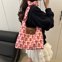 Floral-Decorated Large-Capacity Fashionable Women's Shoulder Tote Bag, 2 Styles to Choose From, Stylish and Beautiful, a Must-Have Item for Spring and Summer Outings, with Adjustable Shoulder Strap