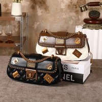 Ladies' Shoulder Bag 2026 New Fashionable Lingge Chain Crossbody Bag, Designer's Premium, Fashionable and Versatile Perfect Acce