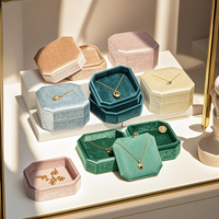 Samt-Halsketten-Schmuckschatulle, achteckige Anhänger-Vitrine, luxuriöser Geschenk-Organizer, perfekt für Hochzeit, Geburtstag, Jahrestag