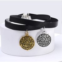 Catuni Witcher Round Medallion Leather Choker Necklace Hunt Game Gothic Retro Pendant Jewelry Gift For Man Woman Cosplay