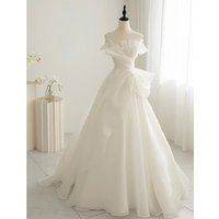 Elegant White Bridal Gown with Strapless Design for Wedding Photography Travel Shoot Simple Outing Welcome Silk Dress