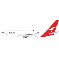 Qantas Boeing 767-238/ER VH-EAJ With Stand 1:200 Inflight200 IF762QF0525