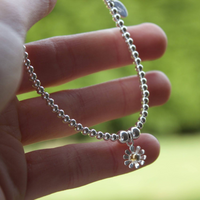 Daisy on Silver Ball Bead Bracelet