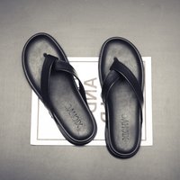 Summer Top Layer Cowhide Jacket Outer Wearing Flip Flops Anti Slip Sandals Beach Shoes