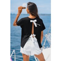 Promotion Cupshe 30% de réduction sur un Tshirt noir à nœud papillon