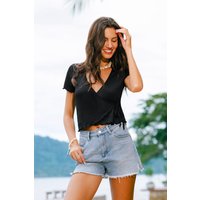 Promotion Cupshe 10% de réduction sur un top noir à col surplis