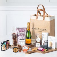 Champagne Deluxe with Veuve Clicquot and Cocktails image