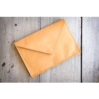 BY COPALA Nachhaltige Laptop-Hülle 15–16 Zoll aus waschbarem Kraftpapier mit Magnetverschluss