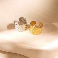 ELEKTROPULLI Größenverstellbarer HAMMERED DOTS Ring, 1,5 cm breit